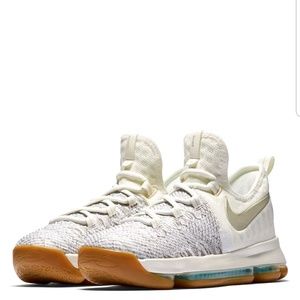 Nike zoom kd 9 size 6y